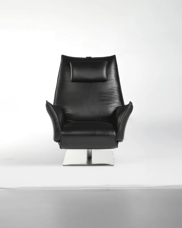 Reclinable Keby. Doble motor, piel genuina y estructura sólida. Confort ajustable.