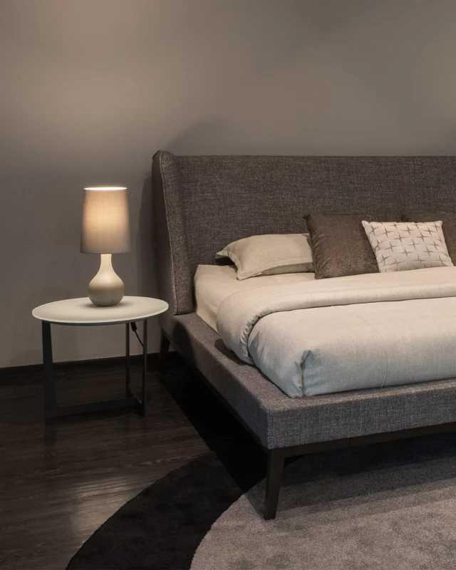 Diseñada con atención en cada detalle, la cama Zurda te acompaña en esas noches que tanto mereces.

Descúbrela en todas sus versiones, visita nuestra tienda en línea.

#TuttoPelle
